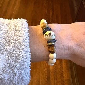 Small Handcrafted Beaded Bracelet - White and Brown
